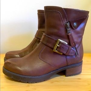Leather booties from Earth shoes